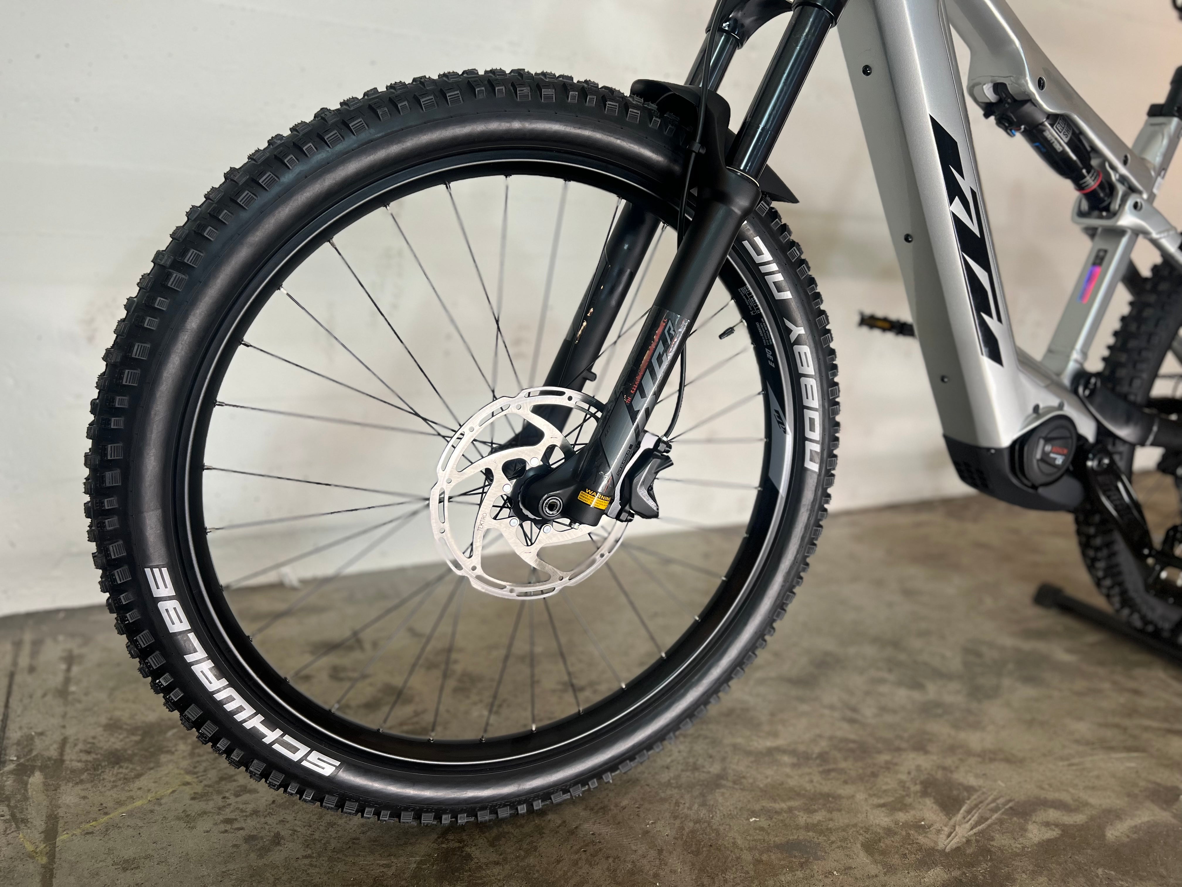 MACINA LYCAN 772 starlight silver (black+blue)