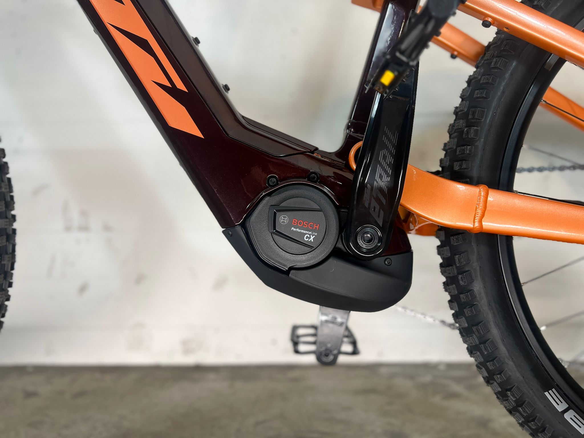 MACINA LYCAN 772 GLOR. night red (rose gold)