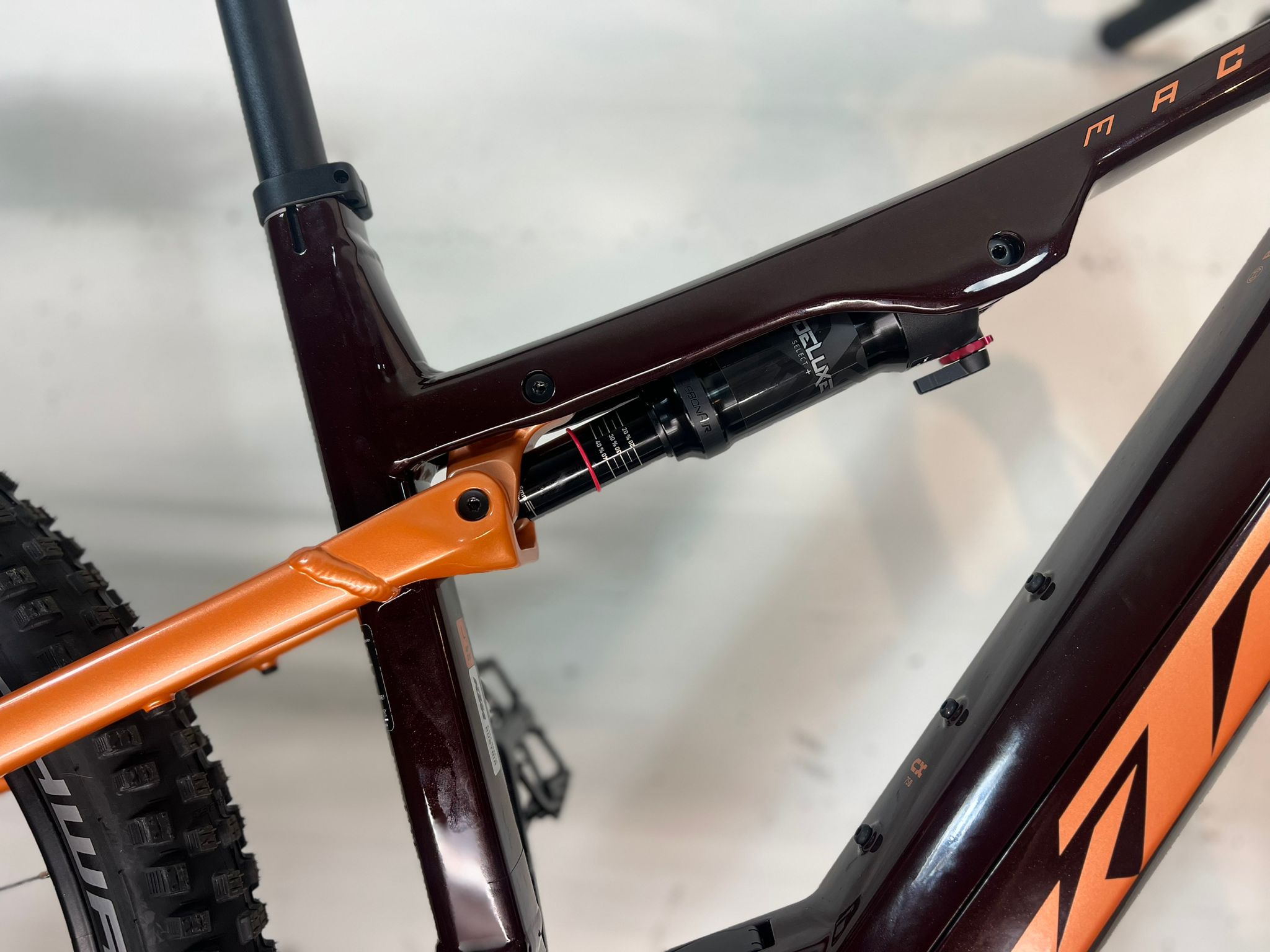 MACINA LYCAN 772 GLOR. night red (rose gold)