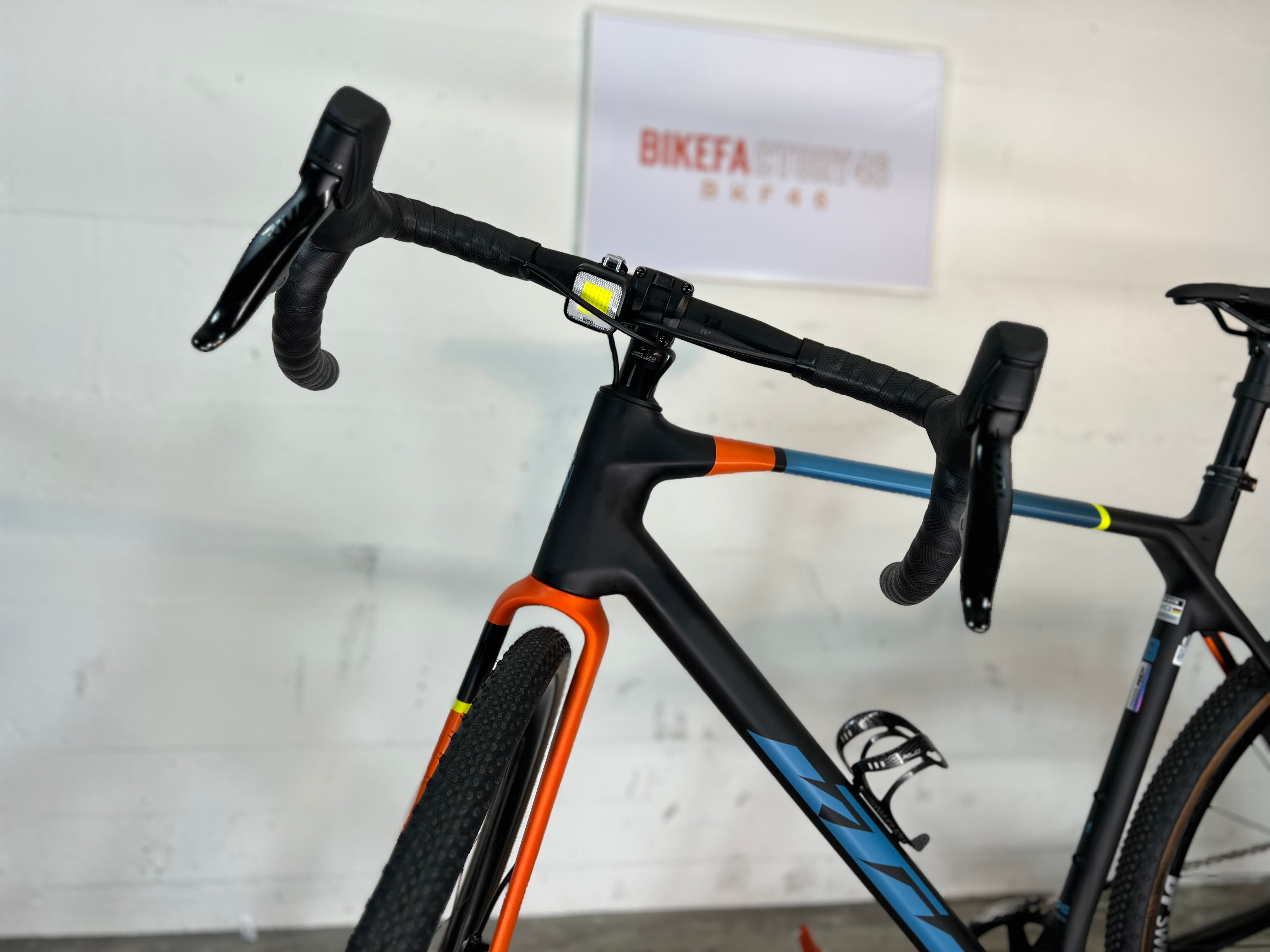 Gravel KTM X-STRADA MASTER carbon matt